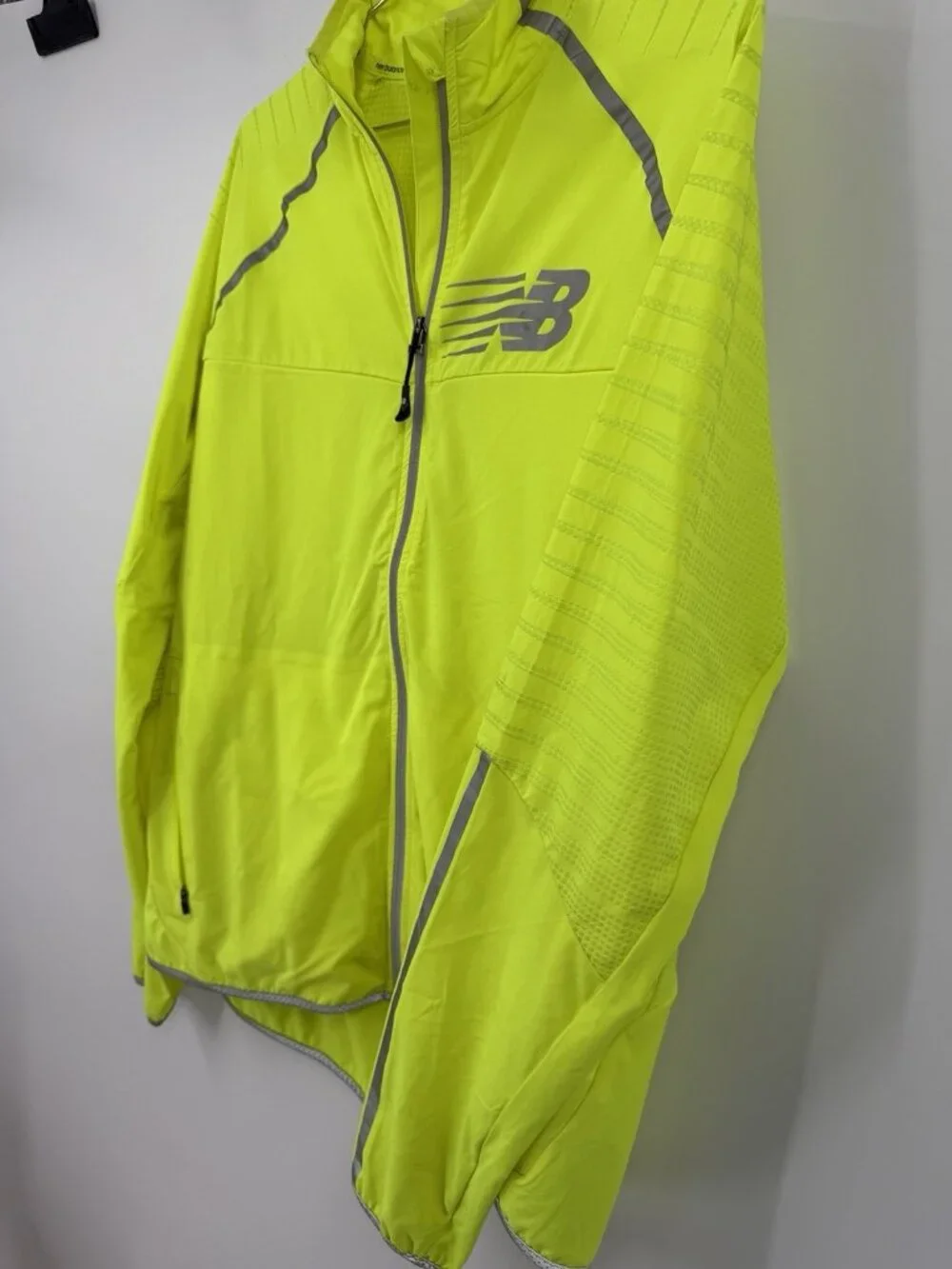Men’s New Balance Beacon High Vis Running Jacket Yellow Size Medium